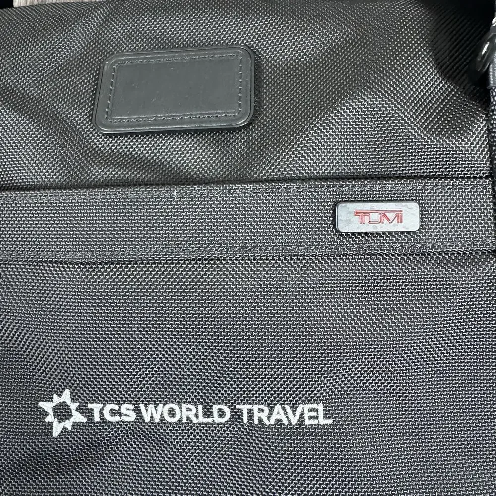 Tumi Alpha Corporate Collection Travel Duffle Duffel Bag Nylon 22249DE